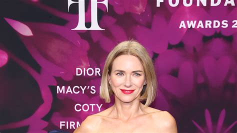 See Naomi Watts, 54, Stun in a Poolside Bikini Photo and Fans。